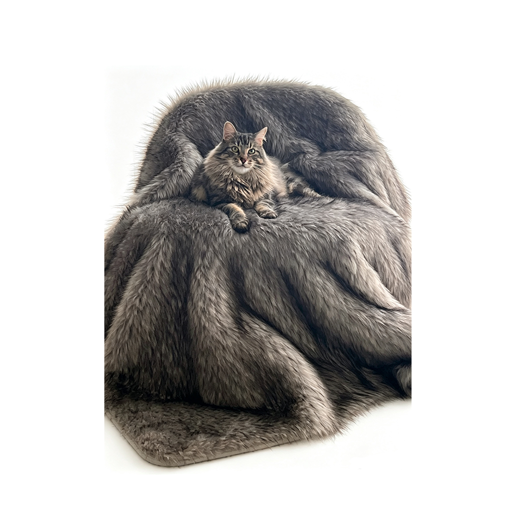 Dabubu™ Waterproof Faux Fur Pet Cover